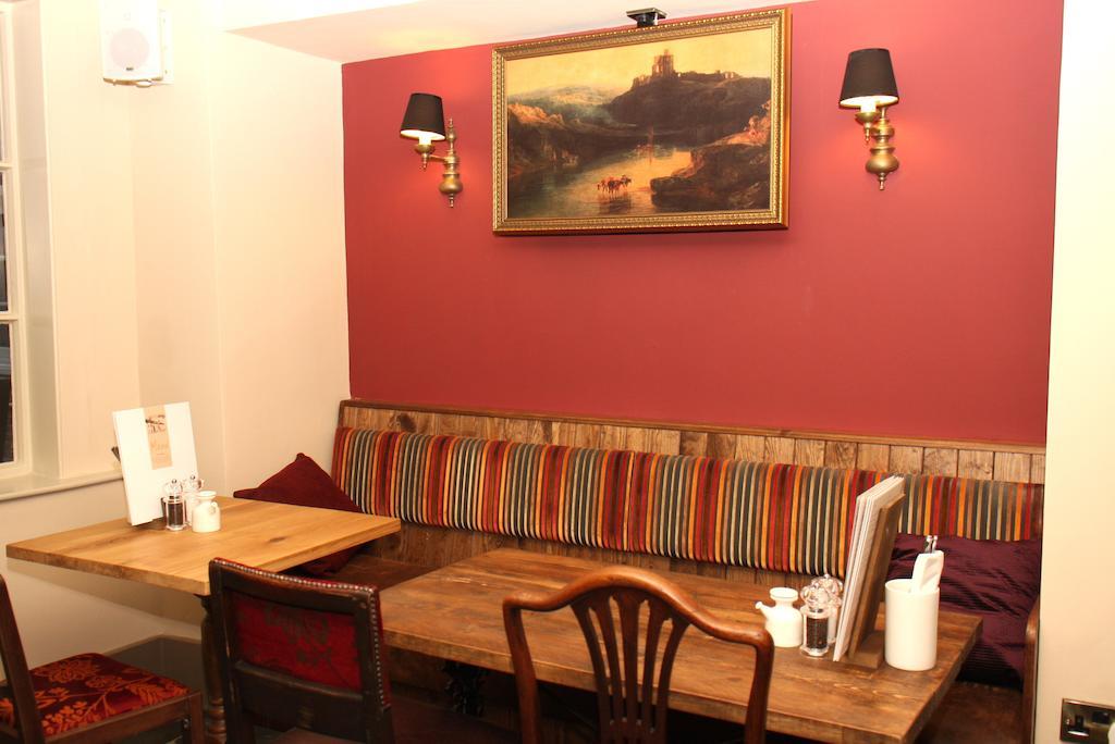 The Bear Hotel By Greene King Inns Hungerford Buitenkant foto