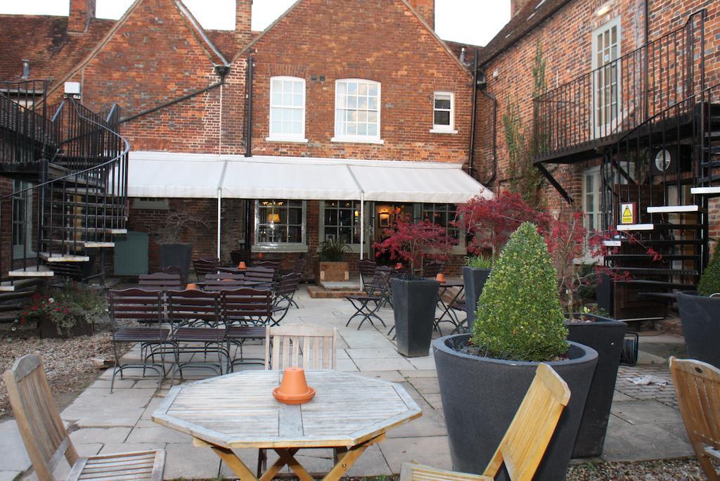 The Bear Hotel By Greene King Inns Hungerford Buitenkant foto