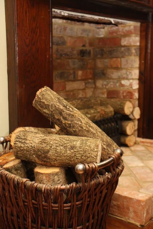 The Bear Hotel By Greene King Inns Hungerford Buitenkant foto