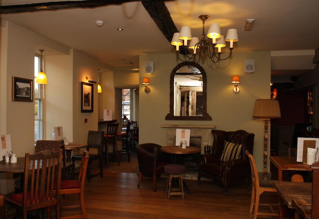 The Bear Hotel By Greene King Inns Hungerford Buitenkant foto