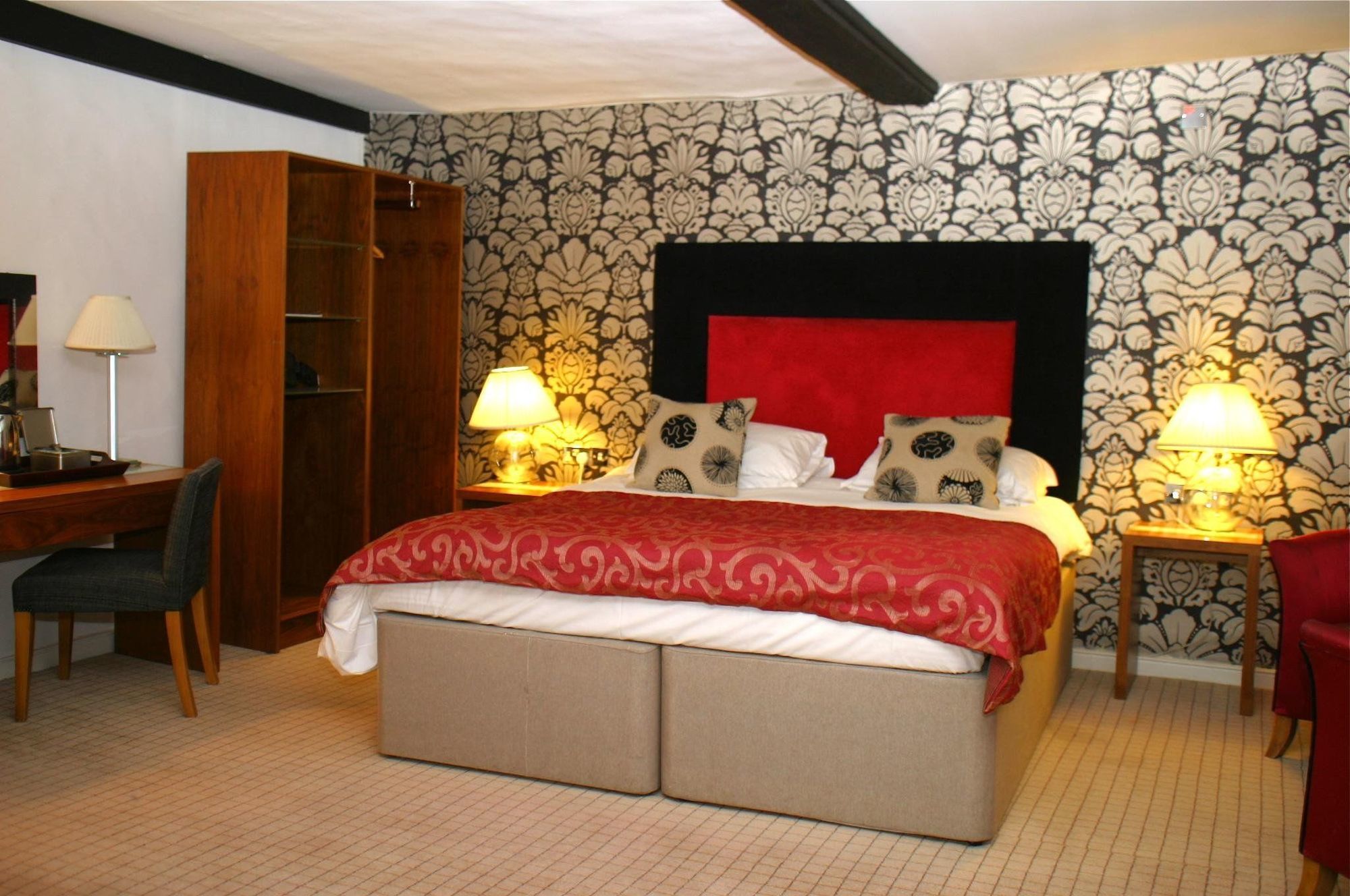 The Bear Hotel By Greene King Inns Hungerford Buitenkant foto