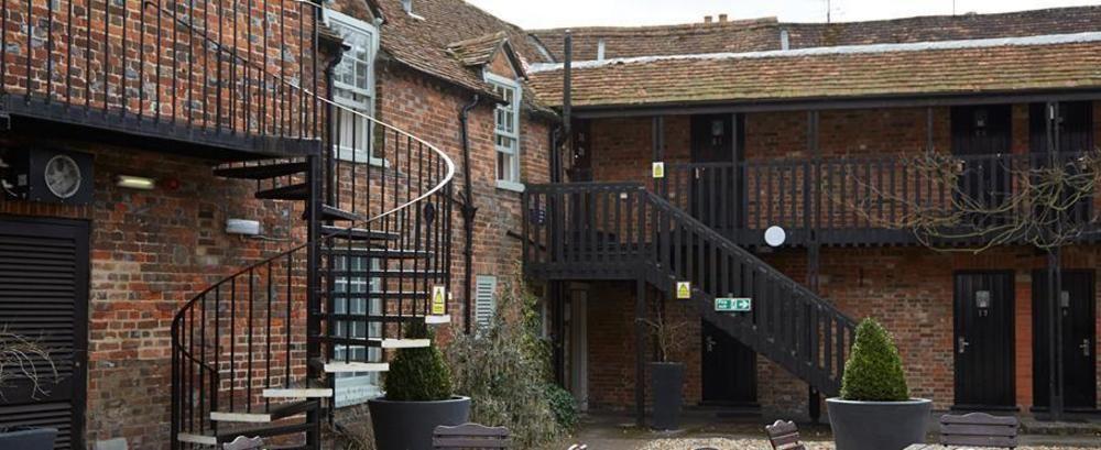 The Bear Hotel By Greene King Inns Hungerford Buitenkant foto