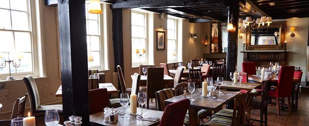 The Bear Hotel By Greene King Inns Hungerford Buitenkant foto