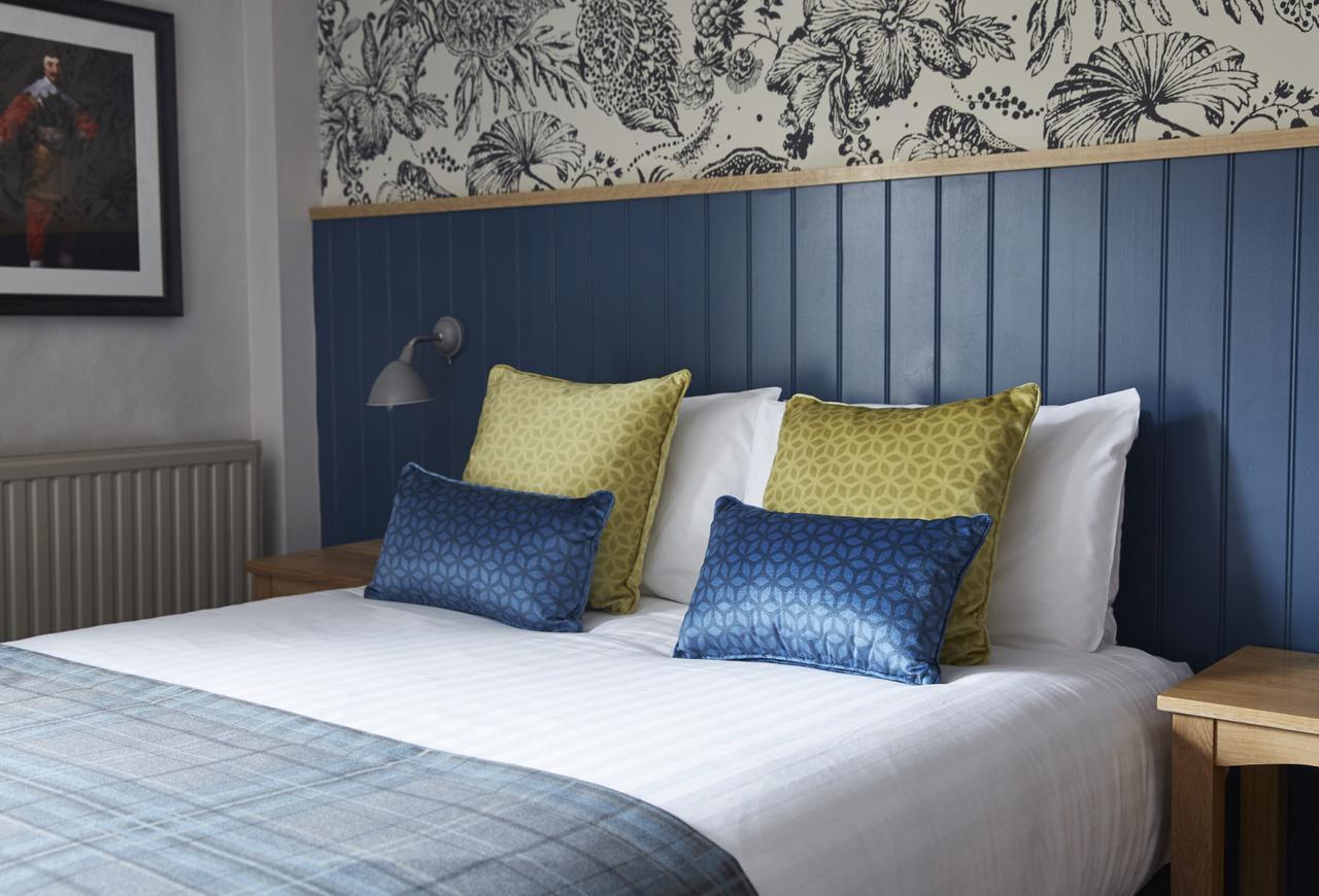 The Bear Hotel By Greene King Inns Hungerford Buitenkant foto
