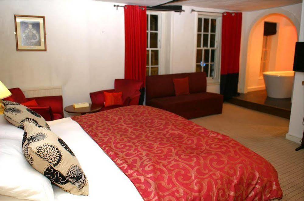 The Bear Hotel By Greene King Inns Hungerford Buitenkant foto