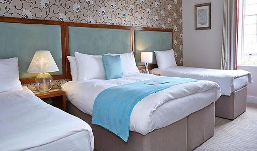 The Bear Hotel By Greene King Inns Hungerford Buitenkant foto
